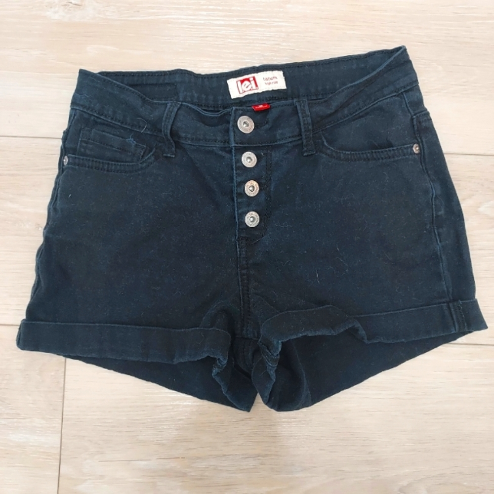 LEI, Tatum, high waist black short, junior size 3